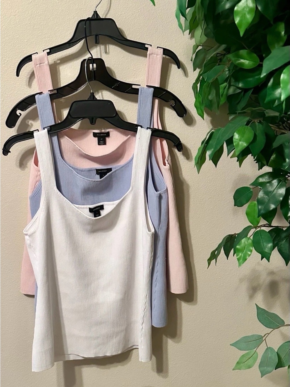 3 Halogen Nordstroms Mixed Ribbed Tank Tops Ice Blue L Pastel Pink XL & White L